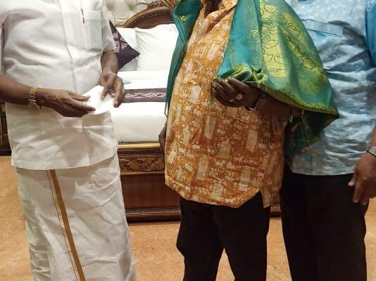 கல்வித் தந்தையை சந்தித்த வாரிசுகள்