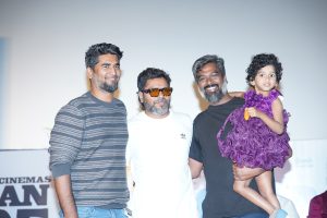 பா. ரஞ்சித்துஅன் இயக்குனர்.