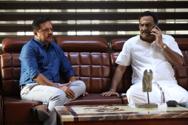 எஸ். ஆர். பிரபாகரன் றெக்கை முளைத்தேன்’ ஆகஸ்ட் மாதம்