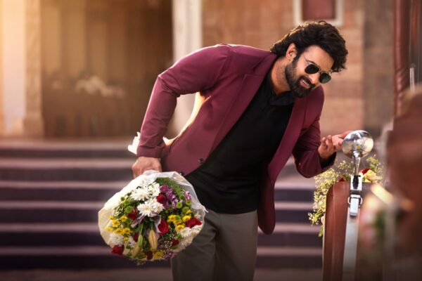 பிரமாண்டப்படங்களில் வரிசையில் பிரபாஸ் – பிறந்த பரிசு