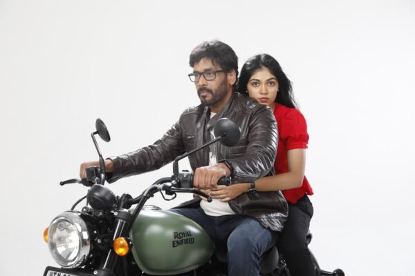 ஹலோ மிஸ்’ படத்தின் பர்ஸ்ட் லுக் போஸ்டர் வெளியீடு