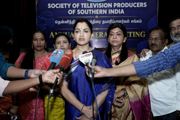 ஒரு நாணயத்திற்கு இரு பக்கங்கள் இருப்பதைப் போல தொழில்நுட்பம் -குஷ்பு