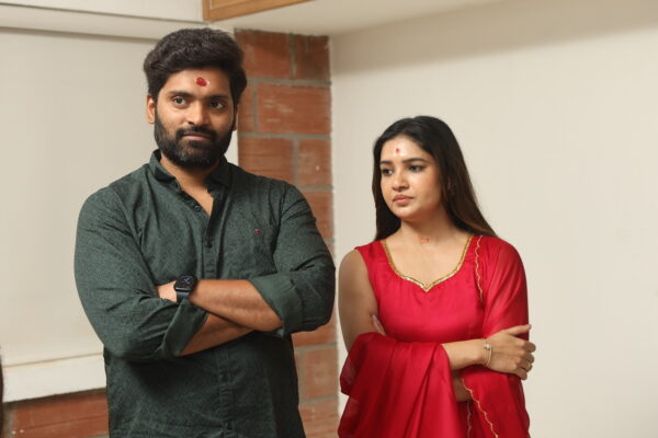 கருணாஸ்-‘8 தோட்டாக்கள்’ வெற்றி இணைந்து நடிக்கும் ‘ரேவன்’ ;